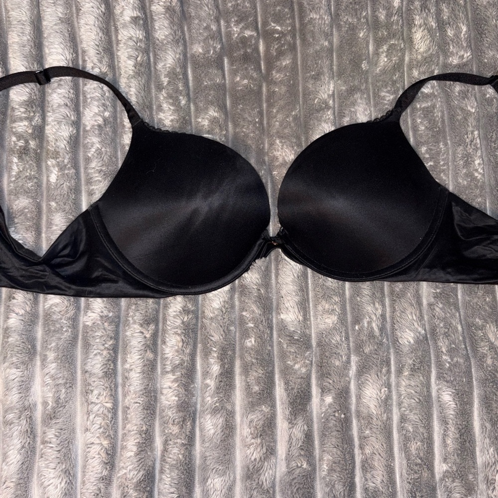 Victoria's Secret Sleek Black Push up Bra - Picture 1 of 5